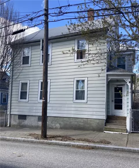 37 Church St, Warren, RI 02885