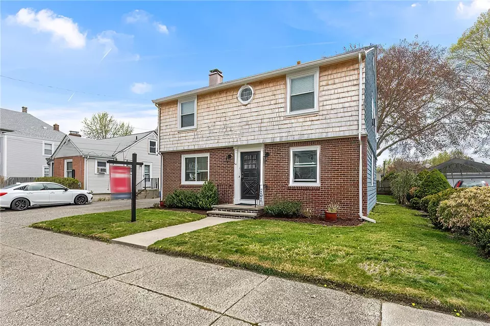 Exterior - 44 Slater Park Ave, Pawtucket, RI 02861 photo 10 of 10