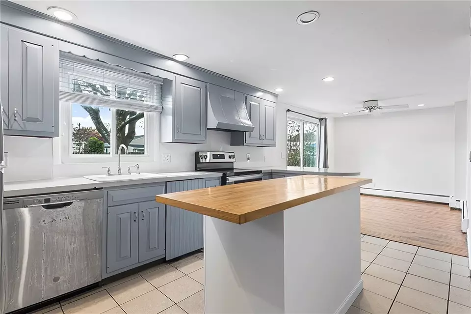 Kitchen - 44 Slater Park Ave, Pawtucket, RI 02861 photo 2 of 7