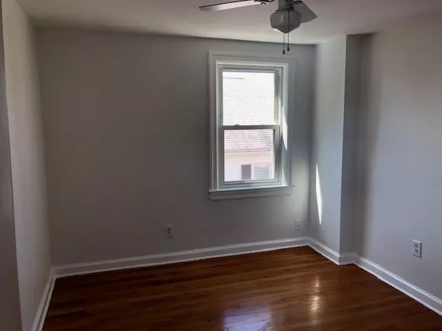 Bedroom - 44 Slater Park Ave, Pawtucket, RI 02861 photo 3 of 4