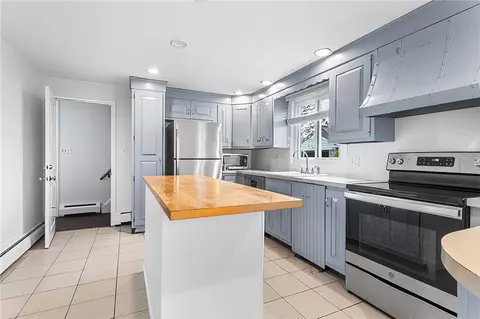 Kitchen - 44 Slater Park Ave, Pawtucket, RI 02861 photo 1 of 7