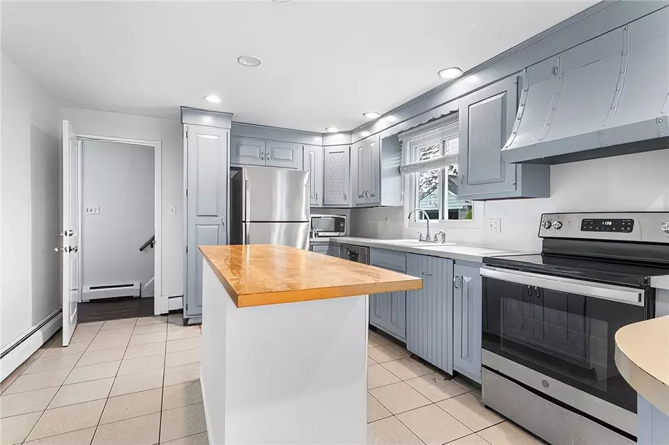 Kitchen - 44 Slater Park Ave, Pawtucket, RI 02861 photo 1 of 7