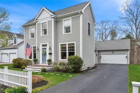 19 Sea Grass Way, North Kingstown, RI 02852
