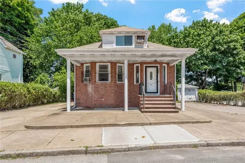531 Park Avenue Ave, Cranston, RI 02910