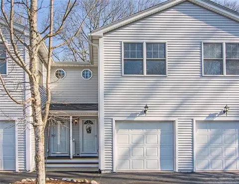 118 Rocky Brook Way, South Kingstown, RI 02879