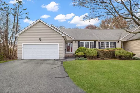 40 Gazebo View Dr #40, Warwick, RI 02886