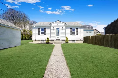 18 Orswell St, Fall River, MA 02724