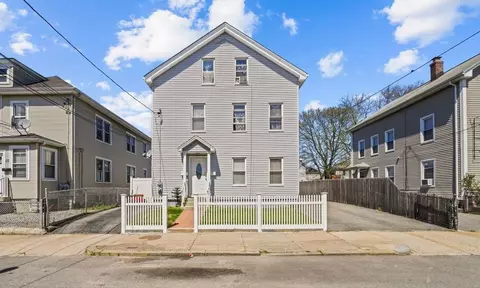 12 Gooding St, Pawtucket, RI 02860