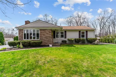 327 Angell Rd, Lincoln, RI 02865