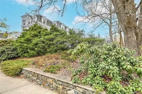 118 Governor St, Providence, RI 02906