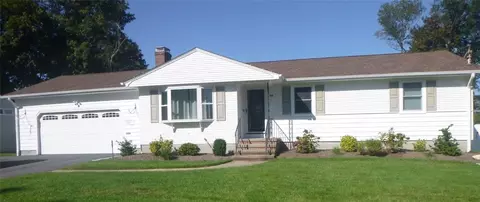 44 Alderbrook Dr, Cranston, RI 02920