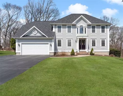 10 Millers Brook Dr, Cumberland, RI 02864