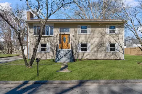 25 Sweet St, Warwick, RI 02889
