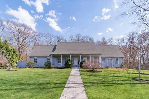 9 Austin Ln, Little Compton, RI 02837