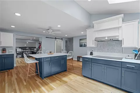 Kitchen - 19 Prudence Ln, Warren, RI 02885 photo 3 of 7