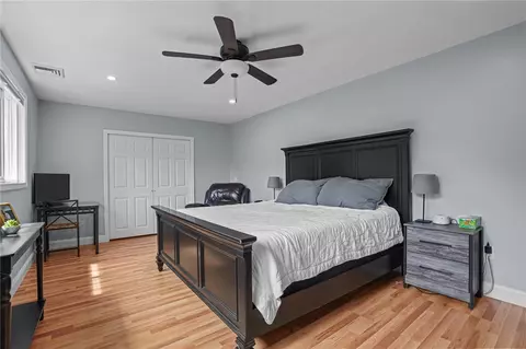 Bedroom - 19 Prudence Ln, Warren, RI 02885 photo 6 of 13