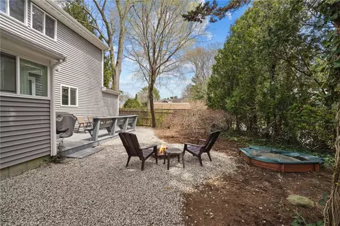 Exterior - 19 Prudence Ln, Warren, RI 02885 photo 6 of 10