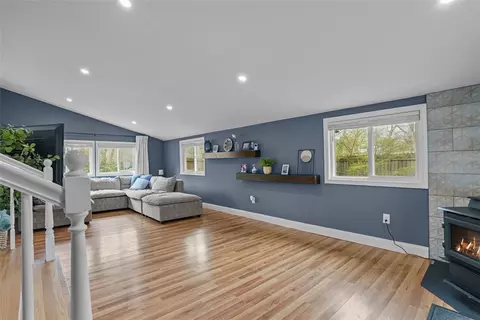 Bedroom - 19 Prudence Ln, Warren, RI 02885 photo 1 of 13