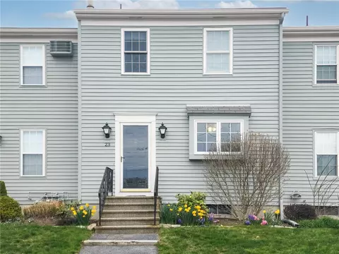 565 Quaker Ln #23, West Warwick, RI 02893