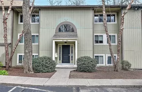 400 New River Rd #605, Manville, RI 02838