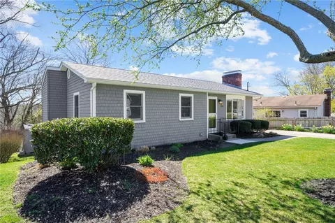 11 Old Phenix Ave, Cranston, RI 02921
