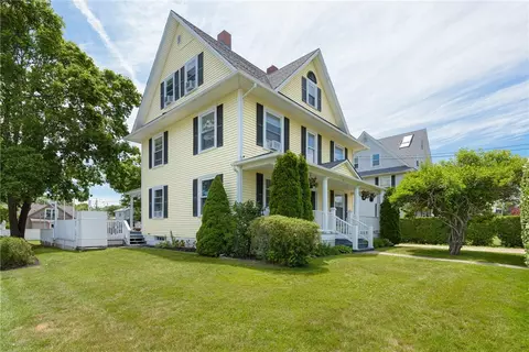 52 Narragansett Ave, Narragansett, RI 02882