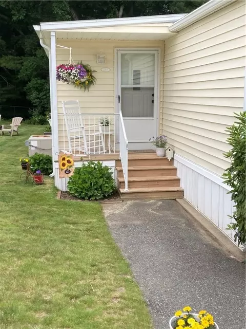 27 Lane F Ln, Coventry, RI 02816 photo 7
