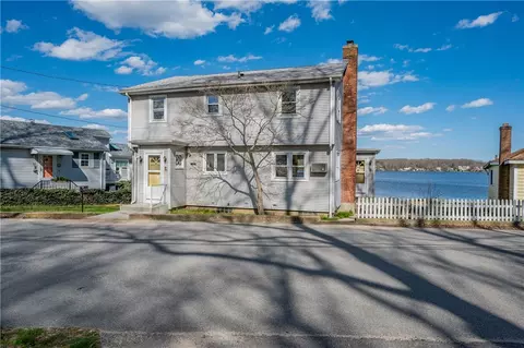 18 Lake Ave, Tiverton, RI 02878
