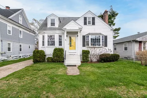 58 Rowe Ave, Pawtucket, RI 02861