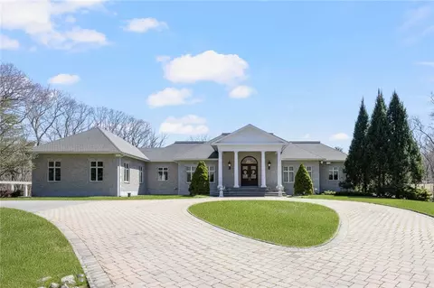 524 Tillinghast Rd, East Greenwich, RI 02818
