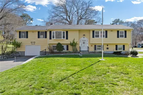 210 Chatworth Rd, North Kingstown, RI 02852