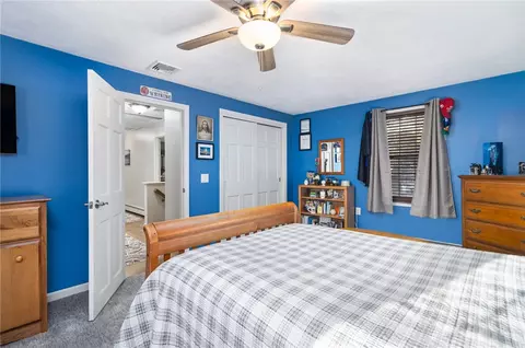 Bedroom - 5 Jerome Ave, Warwick, RI 02889 photo 3 of 8