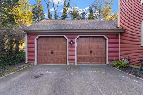 Exterior - 5 Jerome Ave, Warwick, RI 02889 photo 4 of 10