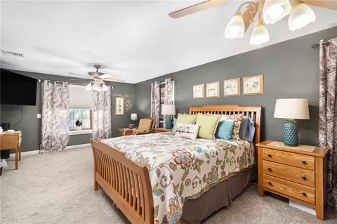 Bedroom - 5 Jerome Ave, Warwick, RI 02889 photo 6 of 8