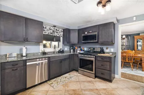 Kitchen - 5 Jerome Ave, Warwick, RI 02889 photo 6 of 6