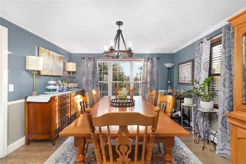 Dining - 5 Jerome Ave, Warwick, RI 02889 photo 3 of 5