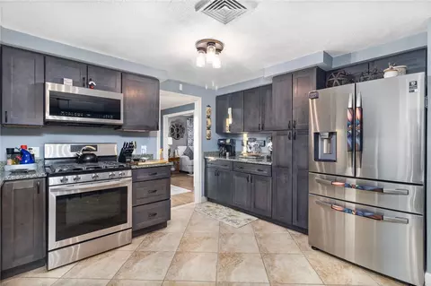 Kitchen - 5 Jerome Ave, Warwick, RI 02889 photo 3 of 6