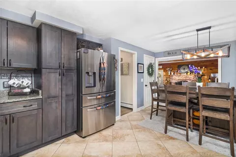 Kitchen - 5 Jerome Ave, Warwick, RI 02889 photo 5 of 6