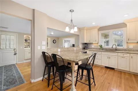 Kitchen - 2 Lansdowne Rd, Warwick, RI 02888 photo 6 of 6