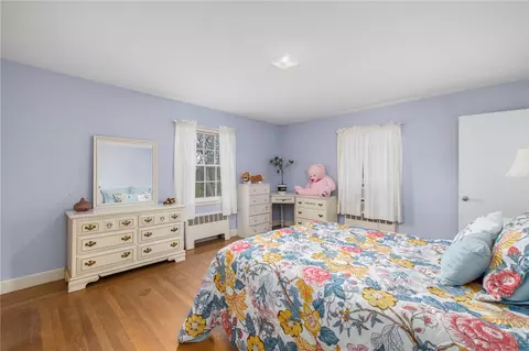 Bedroom - 2 Lansdowne Rd, Warwick, RI 02888 photo 2 of 4
