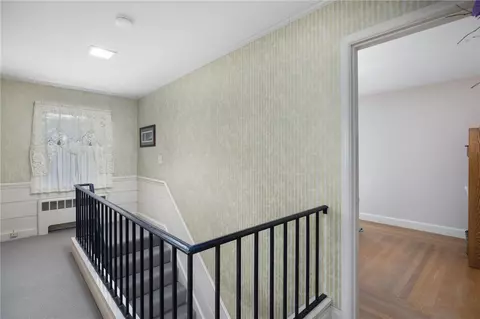 Entry Way - 2 Lansdowne Rd, Warwick, RI 02888 photo 5 of 6