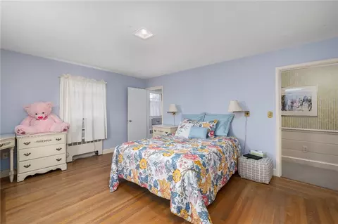 Bedroom - 2 Lansdowne Rd, Warwick, RI 02888 photo 3 of 4