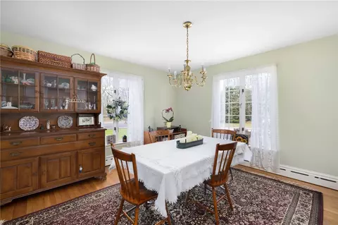Dining - 2 Lansdowne Rd, Warwick, RI 02888 photo 2 of 4