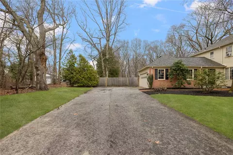 Exterior - 2 Lansdowne Rd, Warwick, RI 02888 photo 14 of 16