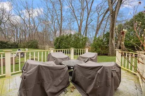 Exterior - 2 Lansdowne Rd, Warwick, RI 02888 photo 7 of 16