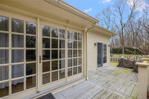 Exterior - 2 Lansdowne Rd, Warwick, RI 02888 photo 6 of 16