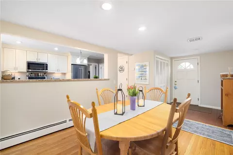 Dining - 2 Lansdowne Rd, Warwick, RI 02888 photo 4 of 4