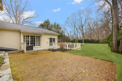 Exterior - 2 Lansdowne Rd, Warwick, RI 02888 photo 8 of 16