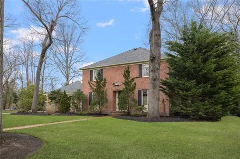 Exterior - 2 Lansdowne Rd, Warwick, RI 02888 photo 15 of 16