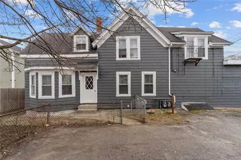 12 Whitman St, Pawtucket, RI 02860